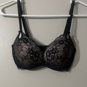 Victoria's Secret lightly padded Lace Push-Up Bra 32D